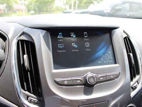 Certified 2018 Chevrolet Cruze LT FWD image 18