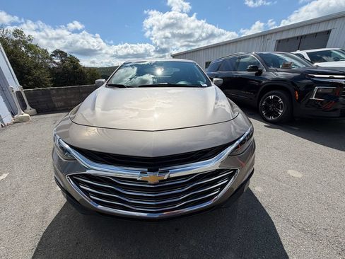 Used 2025 Chevrolet Malibu LT FWD image 8