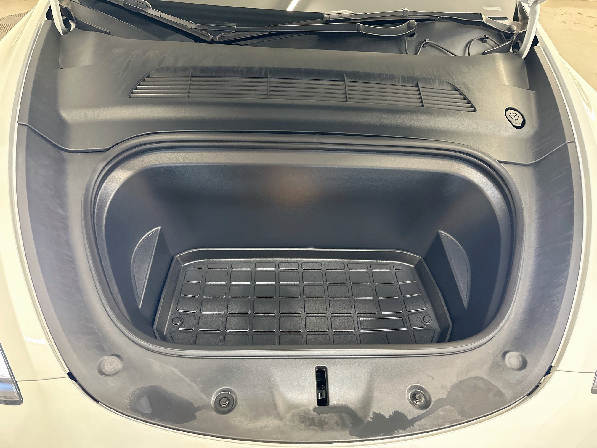 Used 2022 Tesla Model Y Long Range AWD/4WD image 36