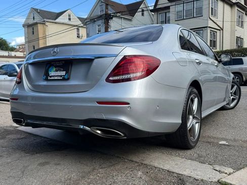 Used 2017 Mercedes-Benz E 300 4MATIC image 6