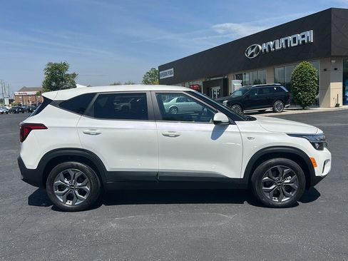 Used 2024 Kia Seltos LX AWD/4WD image 8