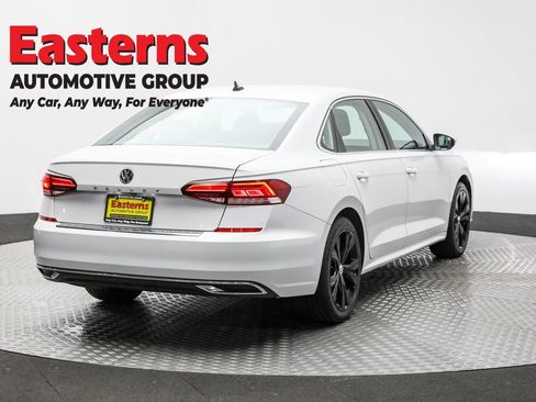 Used 2022 Volkswagen Passat 2.0T SE image 6