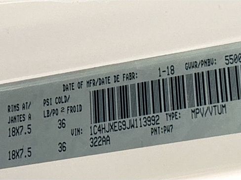 Used 2018 Jeep Wrangler Unlimited Sahara w/ Uconnect 4C Nav & Sound Group image 25