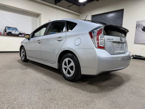 Used 2014 Toyota Prius Two image 7