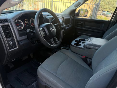 Used 2014 RAM 3500 Tradesman w/ Chrome Appearance Group AWD/4WD image 8