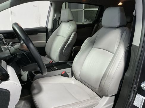 Used 2023 Honda Odyssey Touring image 14