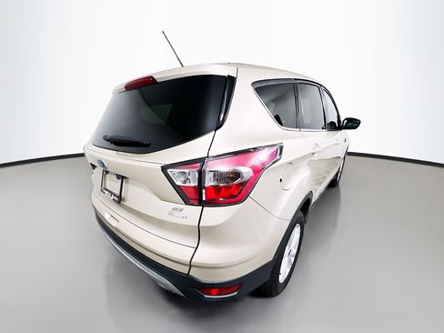 Used 2017 Ford Escape SE FWD image 4
