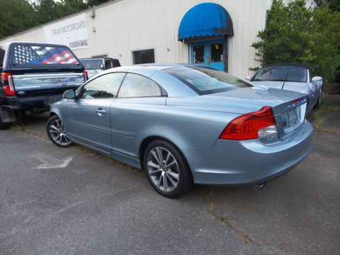 Used 2011 Volvo C70 T5 FWD image 3