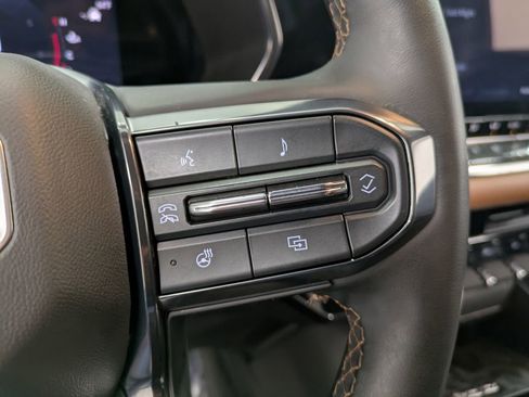 Used 2023 GMC Canyon AT4 w/ AT4 Premium Package image 19