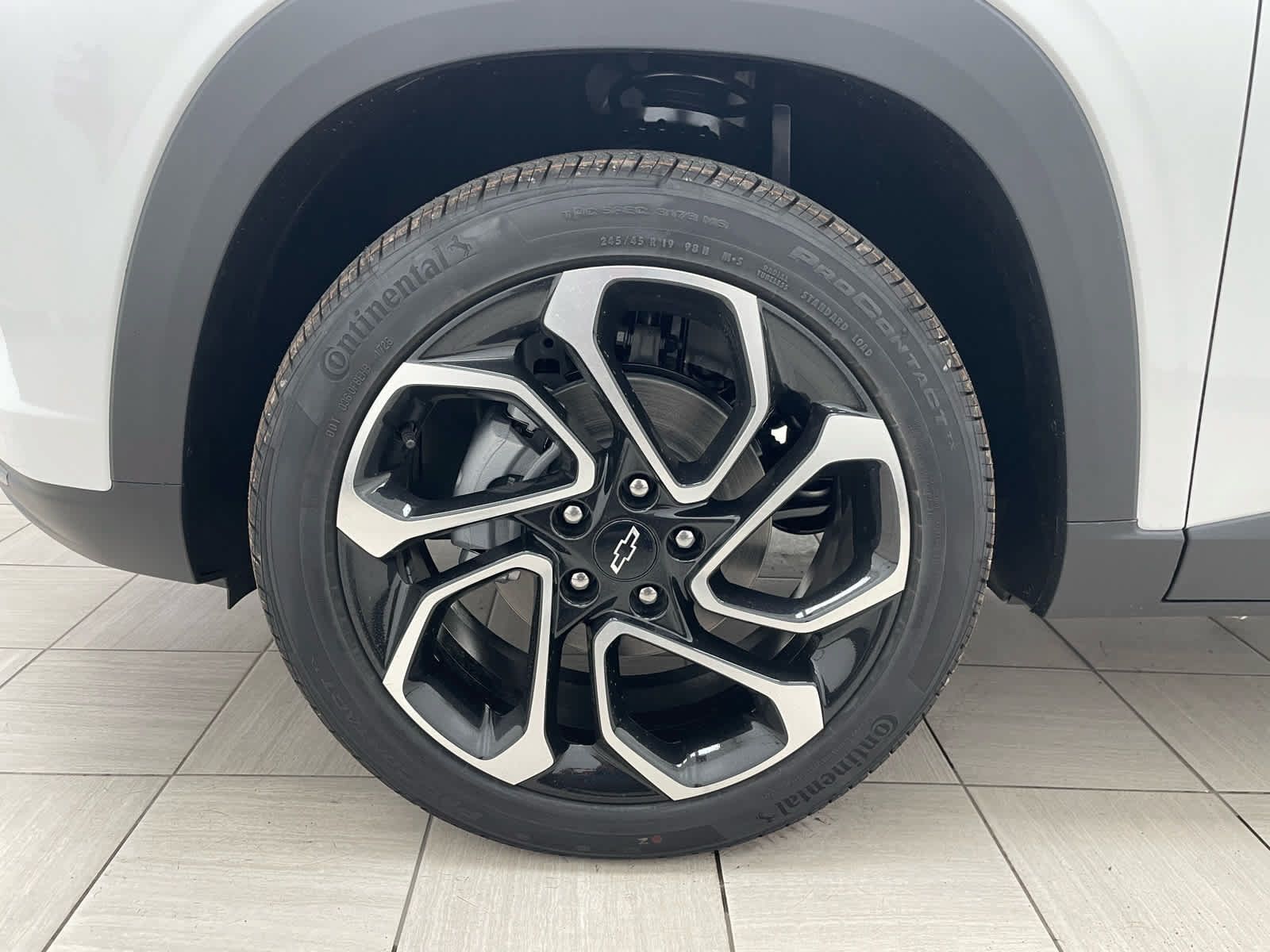 New 2026 Chevrolet Trax RS w/ Sunroof Package FWD image 8