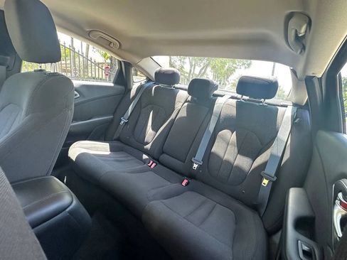 Used 2015 Chrysler 200 Limited FWD image 20
