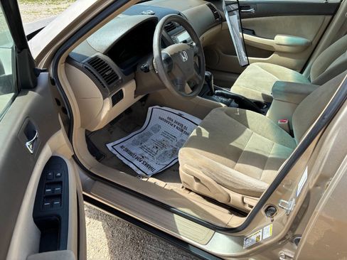 Used 2007 Honda Accord VP image 2