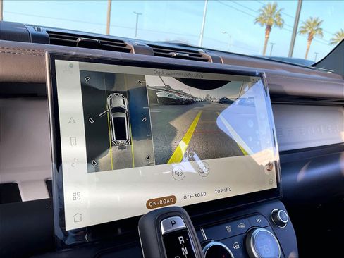 New 2026 Land Rover Defender 130 X-Dynamic SE image 20