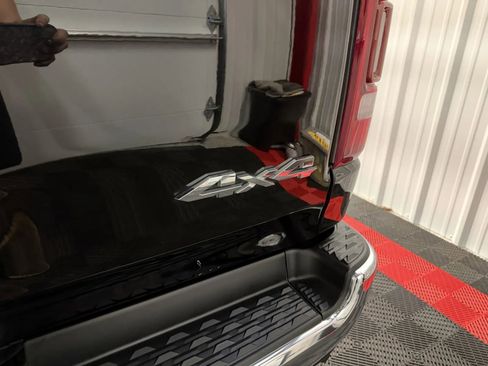 Used 2019 RAM 1500 Limited AWD/4WD image 18