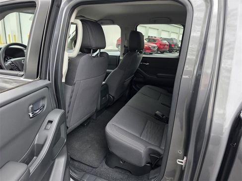 Used 2024 Nissan Frontier SV image 24