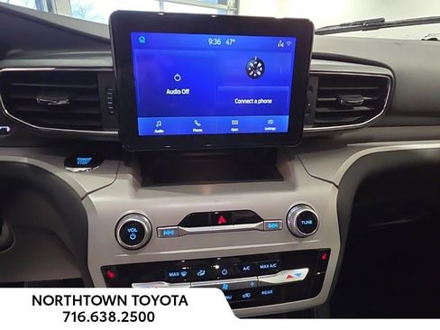 Used 2023 Ford Explorer XLT w/ Equipment Group 202A image 8