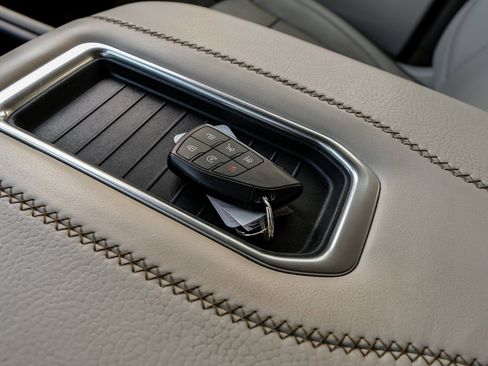 Used 2021 GMC Yukon XL Denali image 68