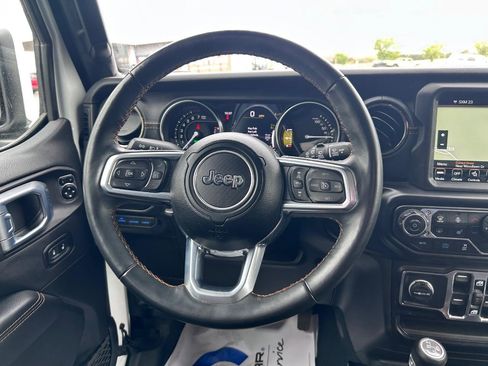 Used 2022 Jeep Wrangler Unlimited Sahara image 11