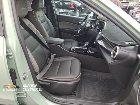 Used 2025 Chevrolet Trax ACTIV w/ Driver Confidence Package FWD image 23