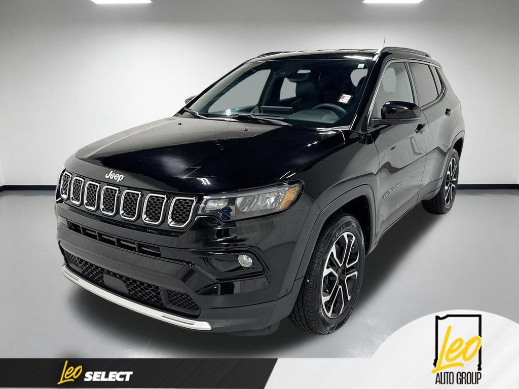 Used 2023 Jeep Compass Limited AWD/4WD image 1