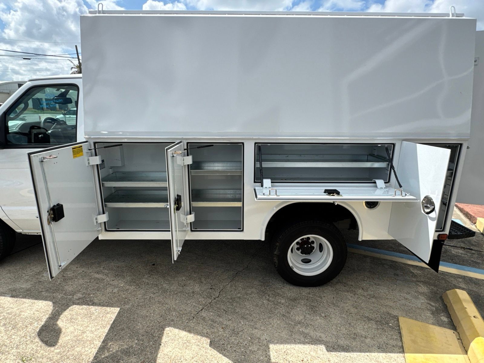 Used 2026 Ford E-350 and Econoline 350 Super Duty w/ Power Equipment Group RWD image 27