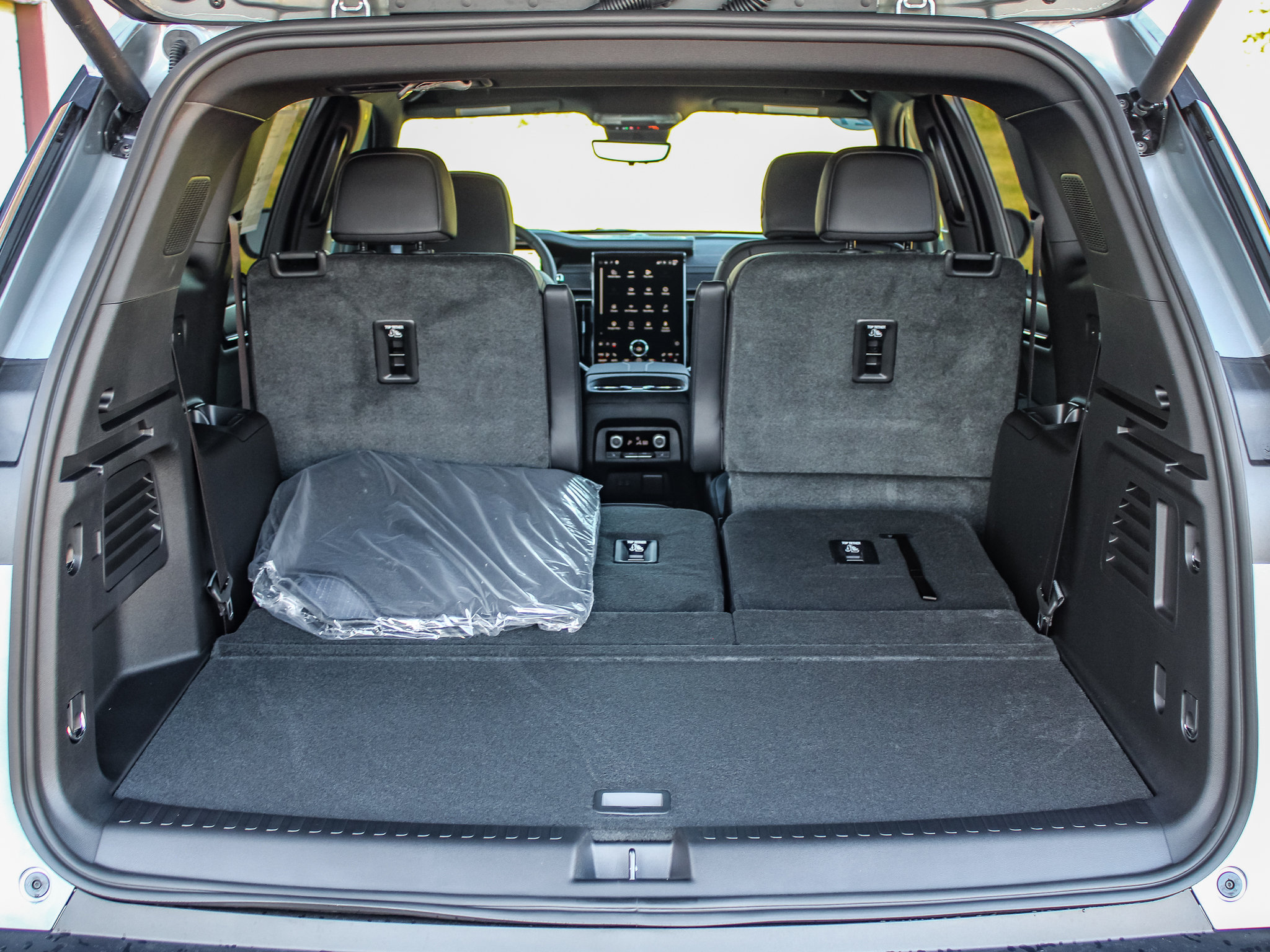 New 2027 GMC Acadia Elevation w/ Black Edition AWD/4WD image 25