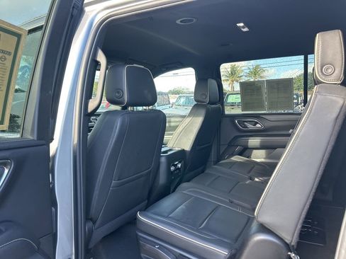 Used 2024 GMC Yukon XL SLT image 35