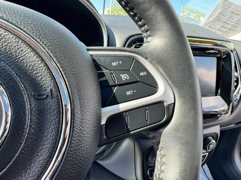 Used 2018 Jeep Compass Latitude w/ Popular Equipment Group AWD/4WD image 24