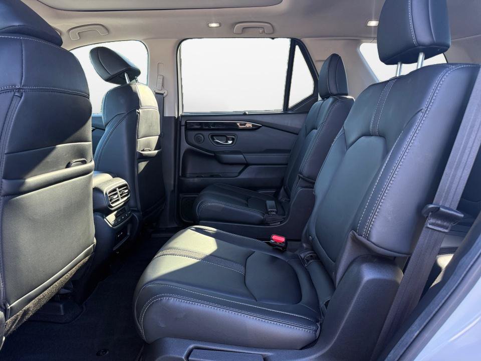 Certified 2025 Honda Pilot Touring image 16