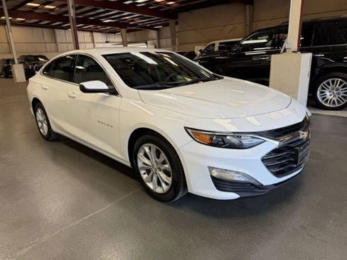 Used 2024 Chevrolet Malibu LT image 1