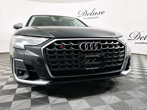 Used 2022 Audi S8 w/ S8 Executive Package image 32