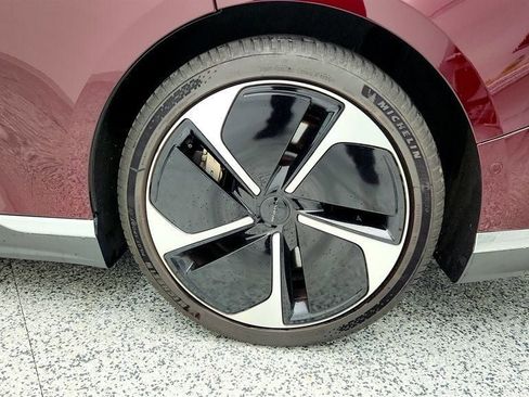 Used 2024 Lucid Air Pure image 9