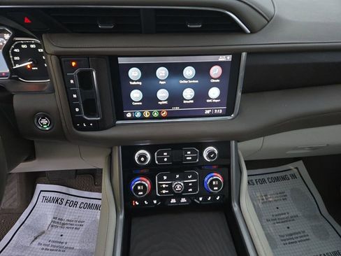 Used 2021 GMC Yukon Denali w/ Denali Premium Package image 14