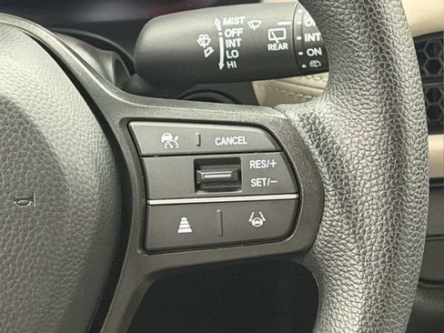 Certified 2025 Honda HR-V LX image 31