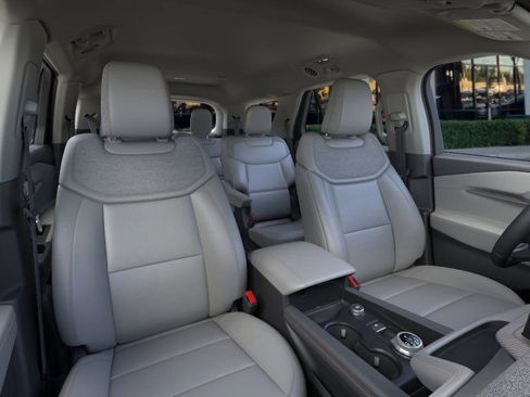 New 2026 Ford Explorer Active w/ Active Comfort Package image 10