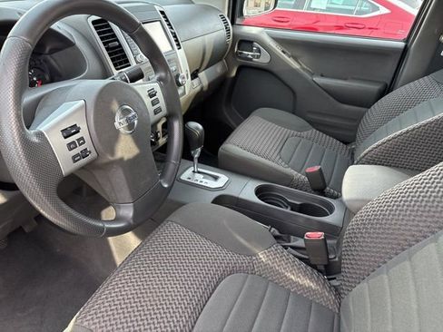 Used 2021 Nissan Frontier SV w/ SV Utility Package image 4