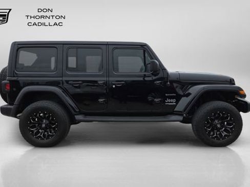 Used 2020 Jeep Wrangler Unlimited Sahara AWD/4WD image 6