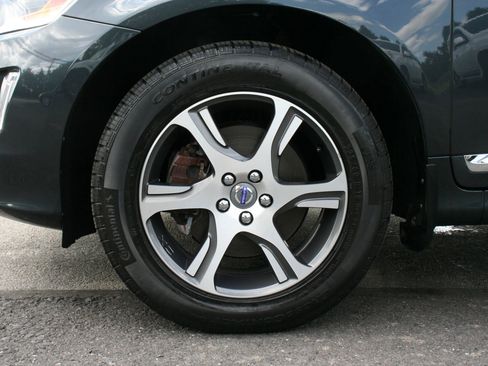 Used 2015 Volvo XC60 T6 w/ Protection Package AWD/4WD image 18