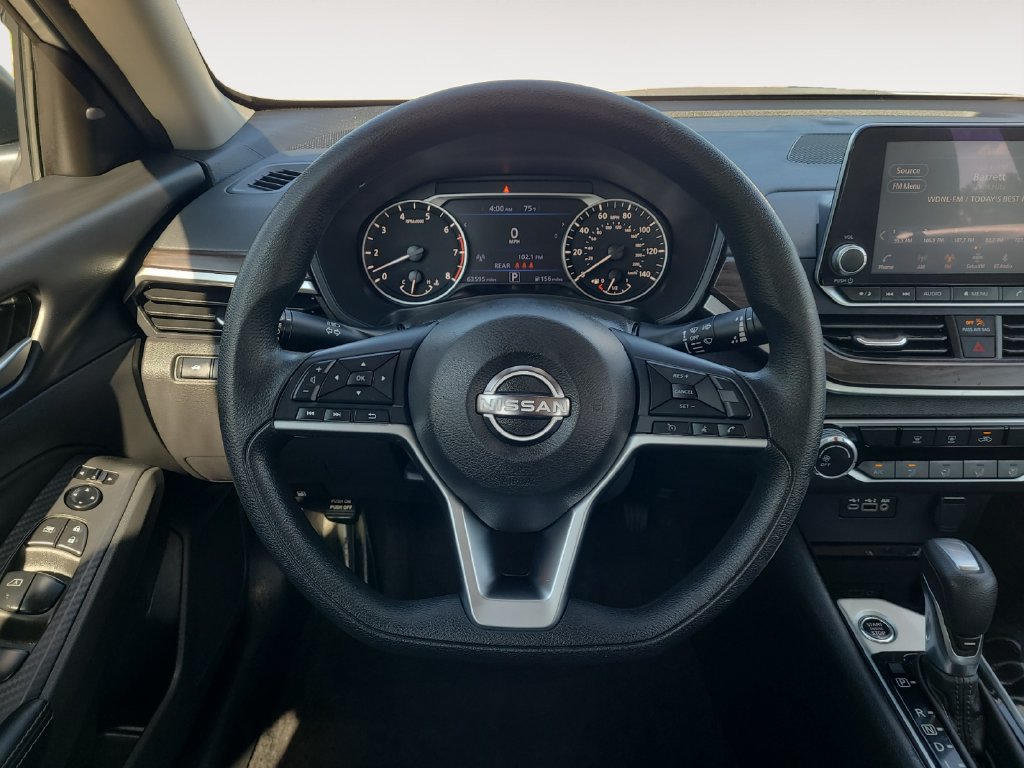 Used 2024 Nissan Altima 2.5 SV FWD image 12