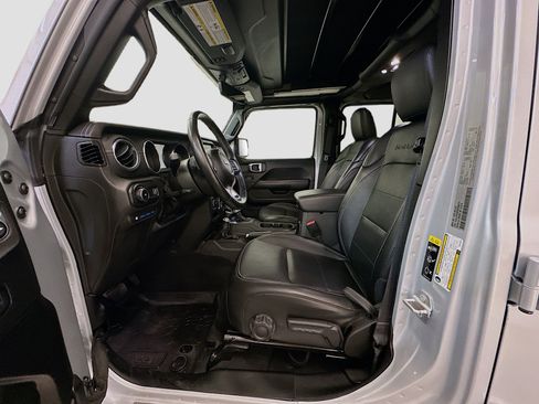 Used 2023 Jeep Wrangler Sahara w/ Cold Weather Group image 13