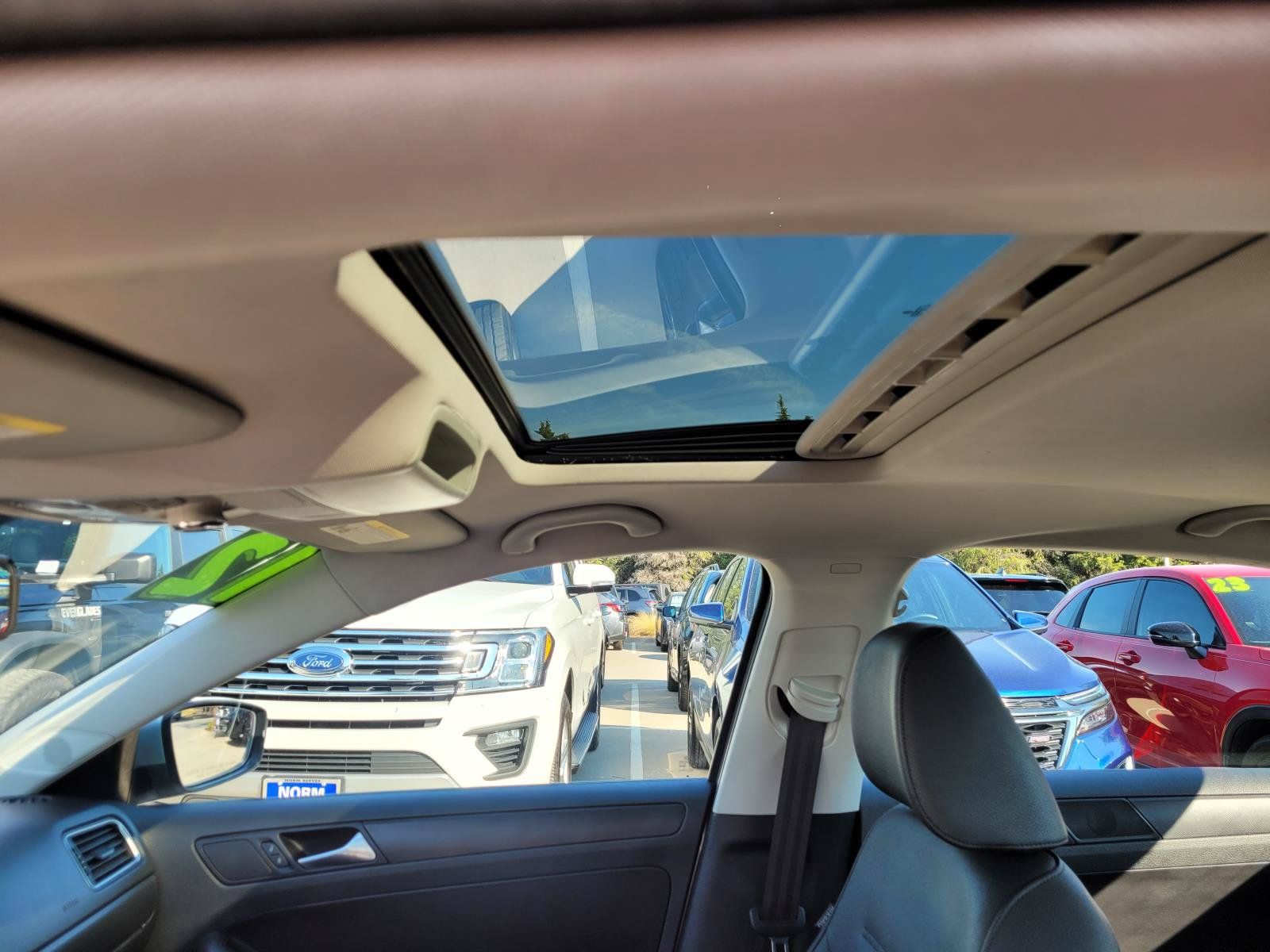 Used 2012 Volkswagen Jetta SE FWD image 12