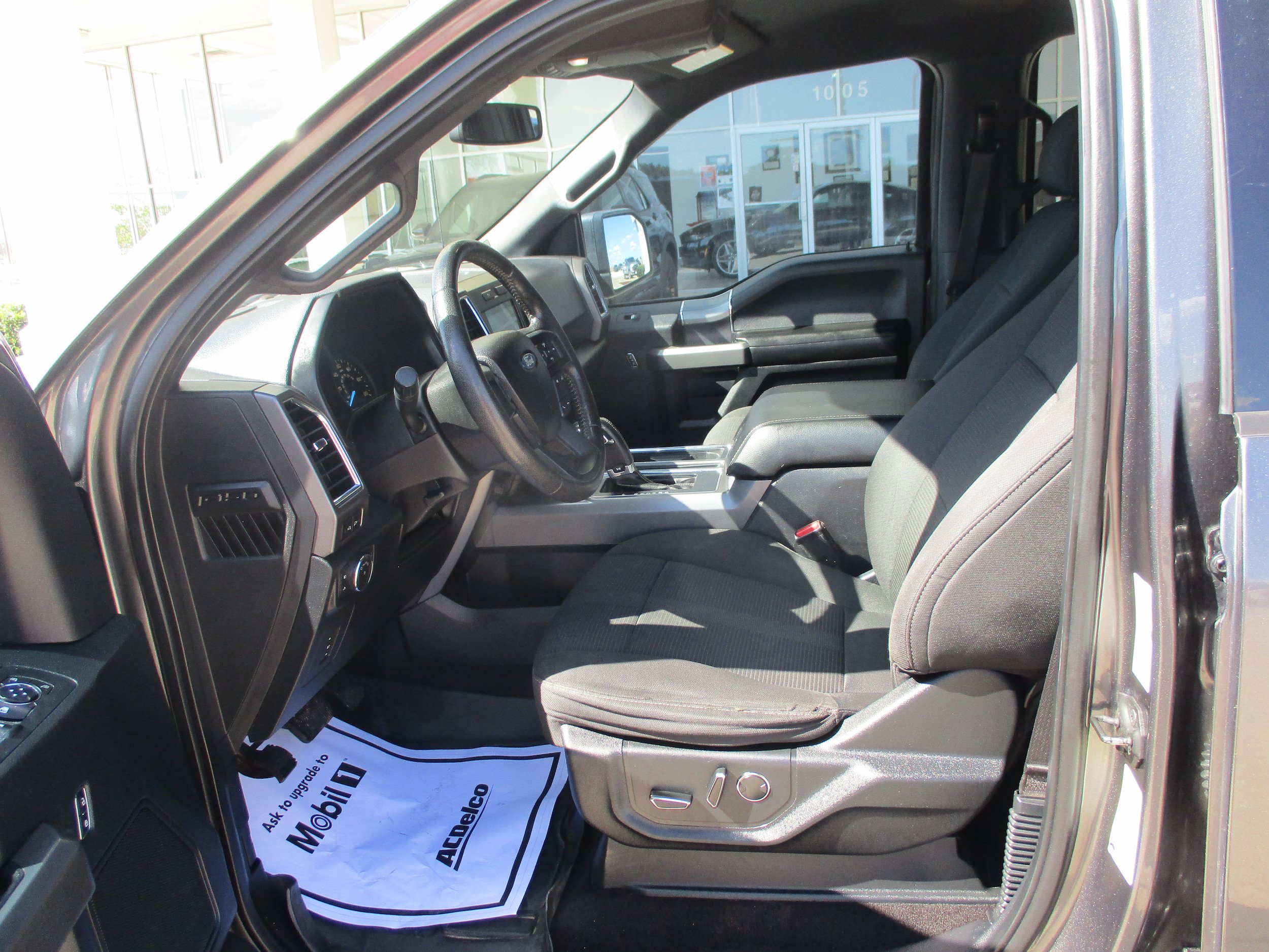 Used 2016 Ford F150 XLT w/ Equipment Group 302A Luxury AWD/4WD image 4