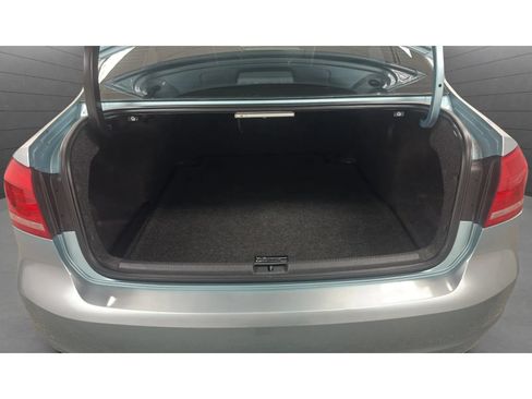 Used 2012 Volkswagen Passat 2.5 SE FWD image 19