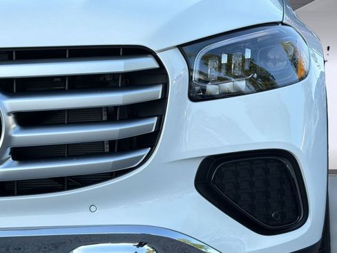 New 2026 Mercedes-Benz GLS 450 4MATIC image 11