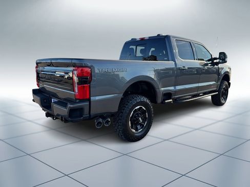 New 2026 Ford F350 Platinum w/ Tremor Off-Road Package AWD/4WD image 4