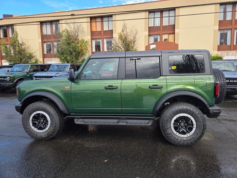 New 2025 Ford Bronco Badlands w/ Sasquatch Package AWD/4WD image 8