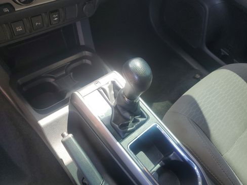 Used 2017 Toyota Tacoma SR5 w/ Tow Package RWD image 23
