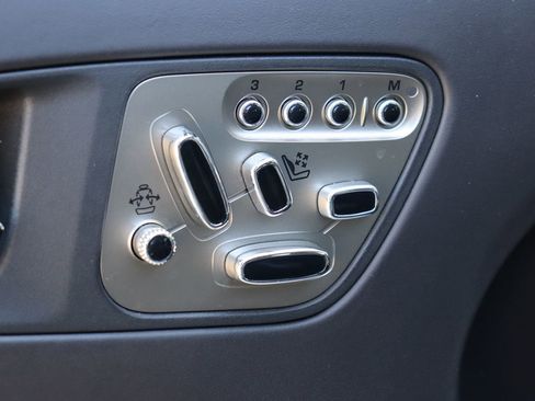 Used 2011 Jaguar XK Coupe image 38