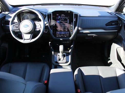 Used 2025 Subaru Forester Limited image 15