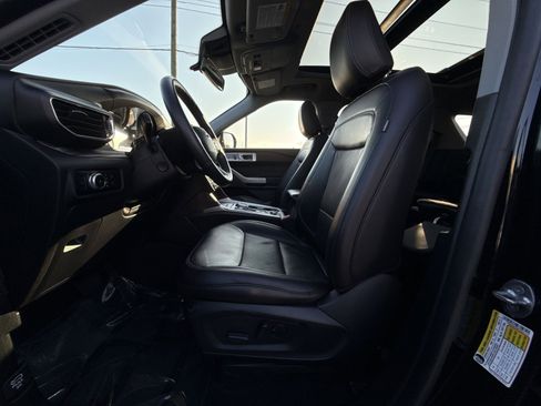 Used 2023 Ford Explorer Limited w/ Equipment Group 301A image 13